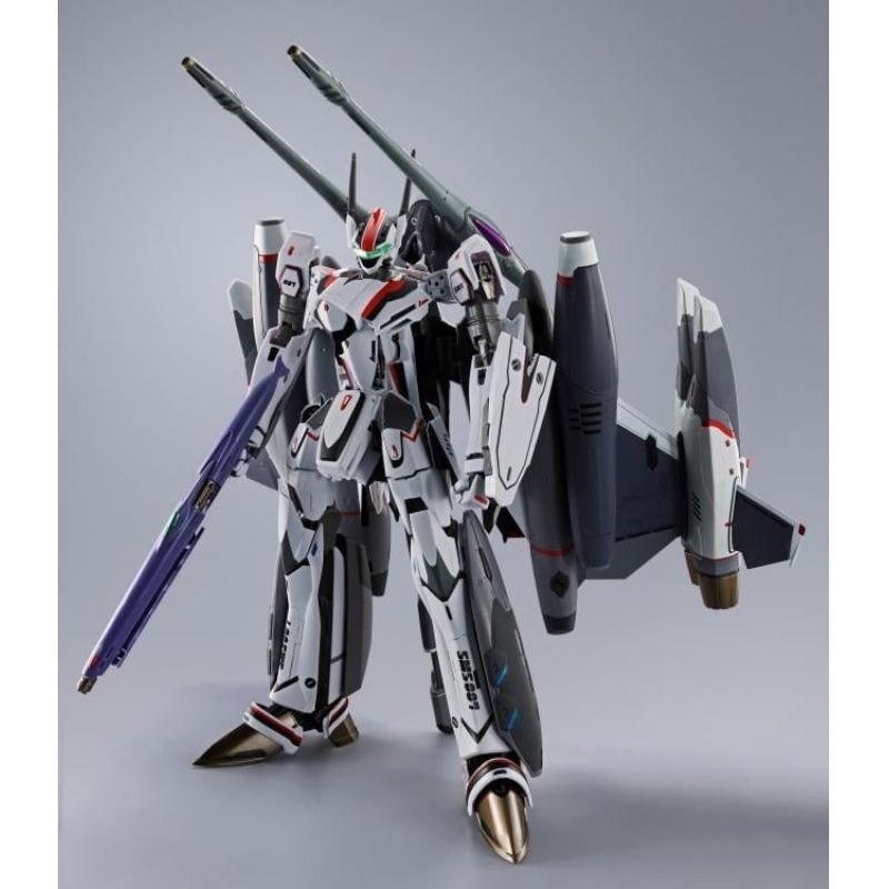 The False Songstress DX Chogokin VF-25F Tornado Messiah Valkyrie (Alto Saotome Machine Revival Ver.)