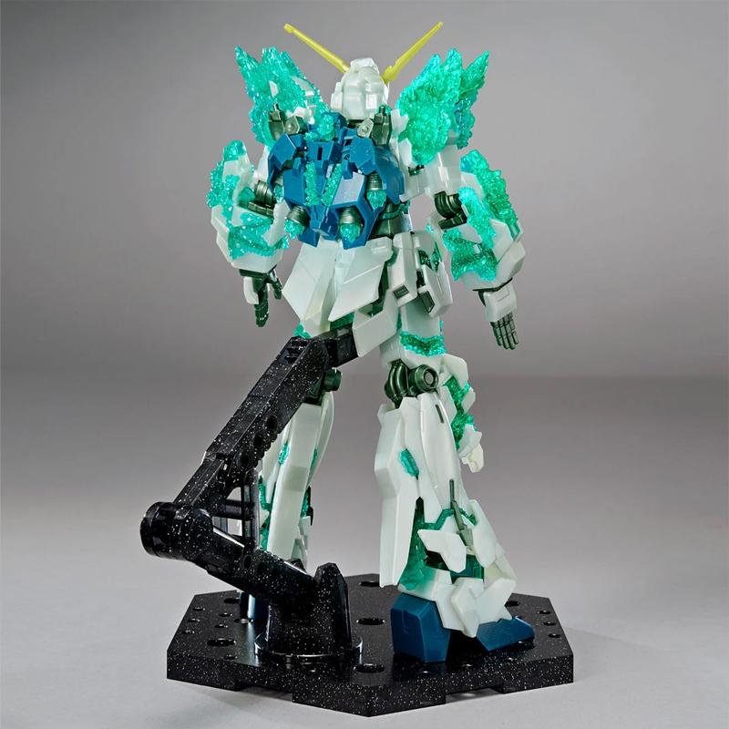 BANDAI HG 1/144 THE GUNDAM BASE LIMITED UNICORN GUNDAM LUMINOUS CRYSTAL BODY