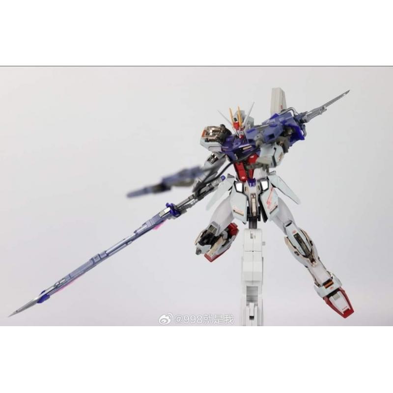 Daban 8829 MG 1/100 Launcher / Sword Strike Metal Build Alike Ver. Plastic Model Kit