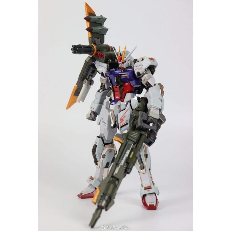 Daban 8829 MG 1/100 Launcher / Sword Strike Metal Build Alike Ver. Plastic Model Kit