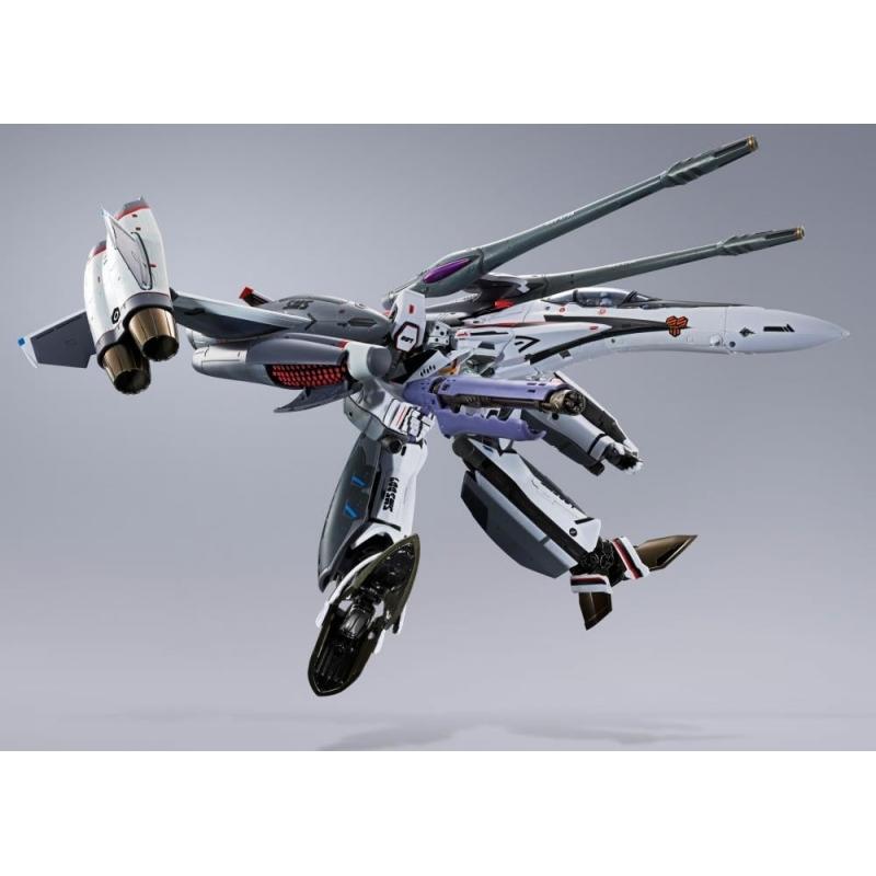 The False Songstress DX Chogokin VF-25F Tornado Messiah Valkyrie (Alto Saotome Machine Revival Ver.)