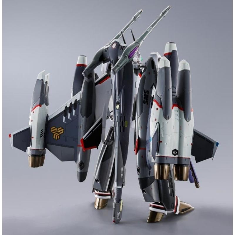 The False Songstress DX Chogokin VF-25F Tornado Messiah Valkyrie (Alto Saotome Machine Revival Ver.)