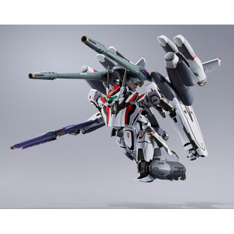 The False Songstress DX Chogokin VF-25F Tornado Messiah Valkyrie (Alto Saotome Machine Revival Ver.)