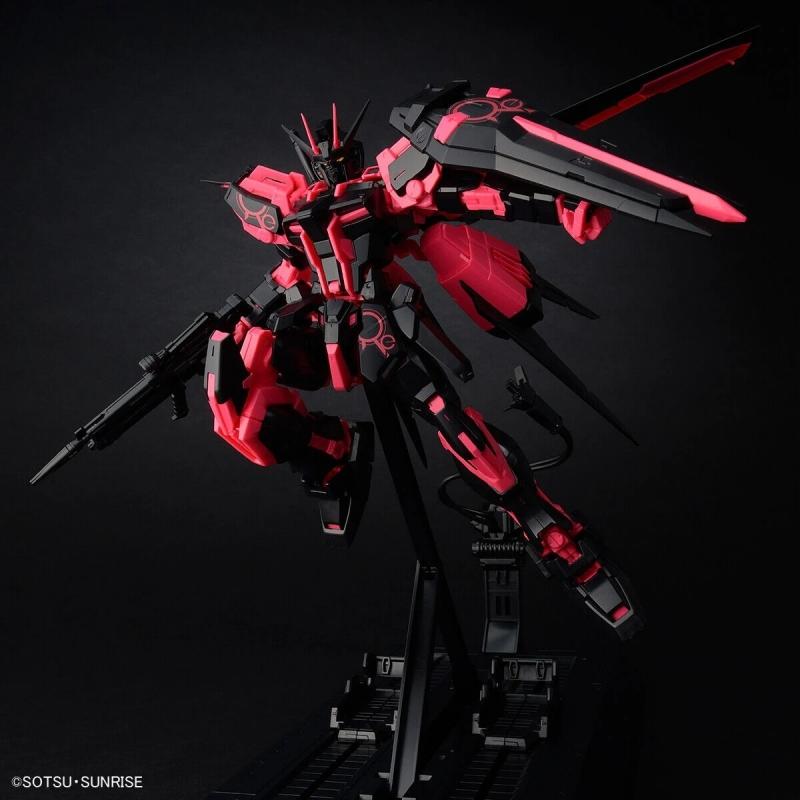 P-Bandai Exclusive MG 1/100 Eco-Pla Aile Strike Gundam Ver. RM [Recirculation Color / Neon Purple]