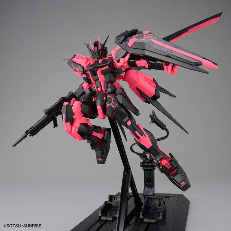 P-Bandai Exclusive MG 1/100 Eco-Pla Aile Strike Gundam Ver. RM [Recirculation Color / Neon Purple]